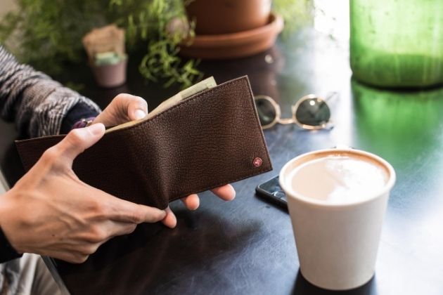 How to make coworkers feel valued: 23 gift ideas for male coworkers