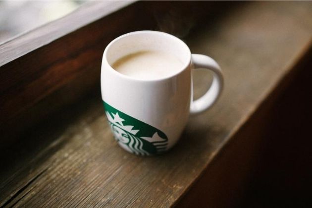 Starbucks cup christmas gift for coworkers