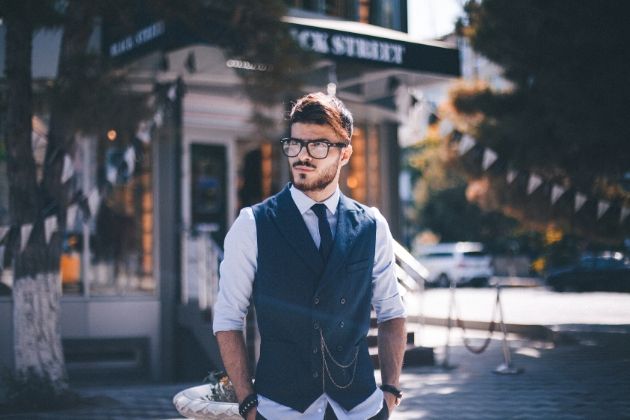 7 ​Ideas on First Date Outfits for Men - Alpine Swiss